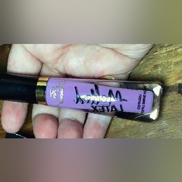 Too face melted latex lipstick In twilight zone, New No Box - Picture 1 of 5